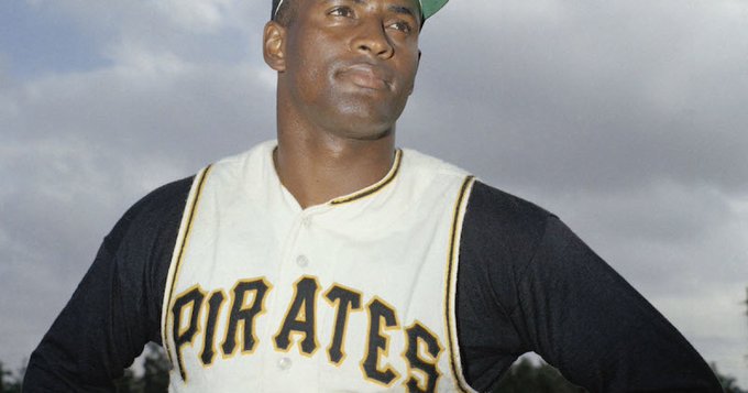 KOAARobQuirk's tweet photo. .@PittsburghPirates players/coaches wearing No. 21 against the #WhiteSox as part of #RobertoClementeDay 
Other players of Puerto Rican descent can wear jersey as well. Clemente one of my idols growing up, more than just a 5-tool player. #Humanitarin #MLB should retire his number. https://t.co/f3vN0csccG
