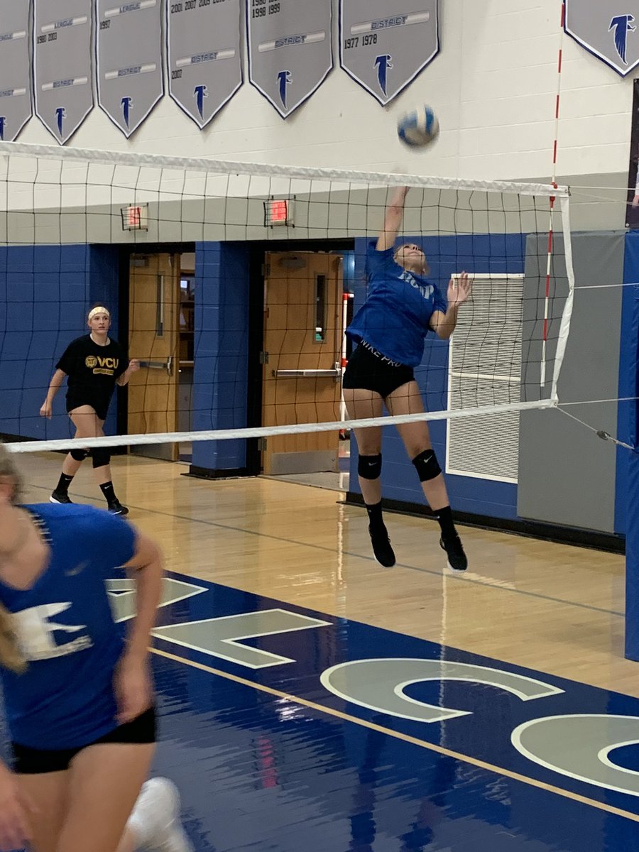 CCHSFalcons's tweet image. Great to see our Cedar Crest girls’ volleyball team back in action! #CCStrong