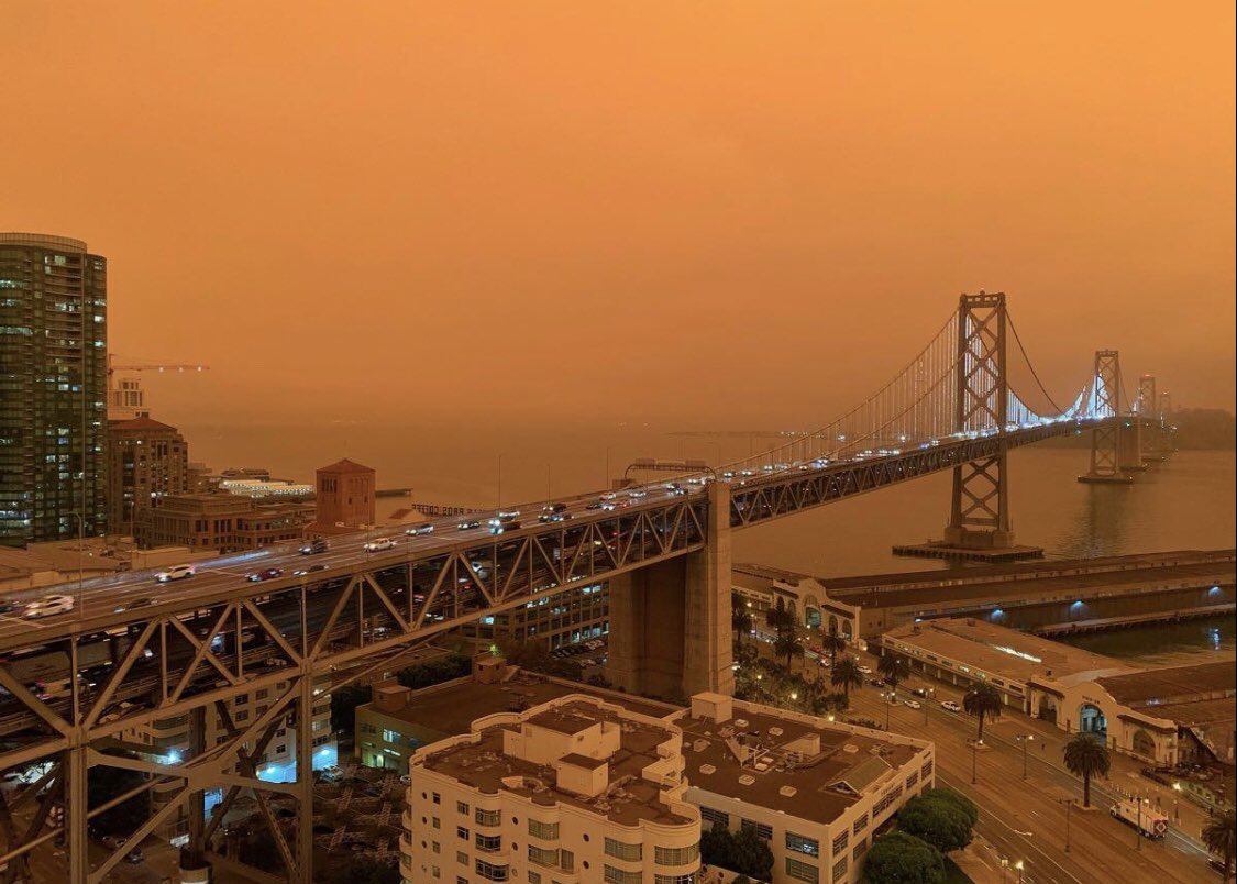 moydi's tweet photo. San Francisco today is looking like a set for bladerunner! These are real pics not photoshop! https://t.co/G0Ji6HfDYL