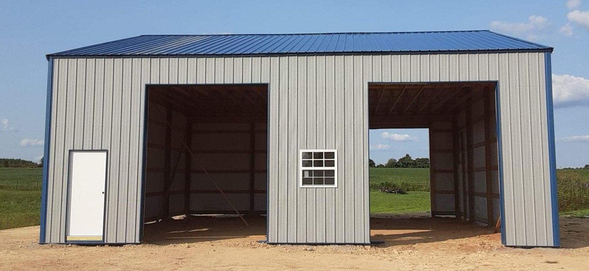 jcarver1985's tweet photo. 40x40x15 2 frame outs 2 man doors 2 windows fully insulated built in Loretto KY.
#JCPoleBarns #JCPromotions #PoleBarns #PostFrameBuilding #RBHCrew #SummertownMetals #LorettoKY https://t.co/LrFQXE9LpW