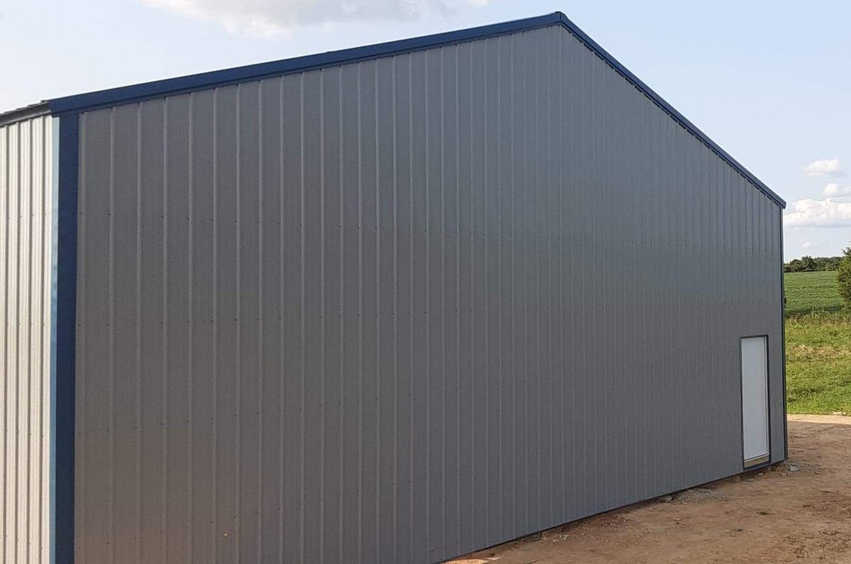 jcarver1985's tweet photo. 40x40x15 2 frame outs 2 man doors 2 windows fully insulated built in Loretto KY.
#JCPoleBarns #JCPromotions #PoleBarns #PostFrameBuilding #RBHCrew #SummertownMetals #LorettoKY https://t.co/LrFQXE9LpW