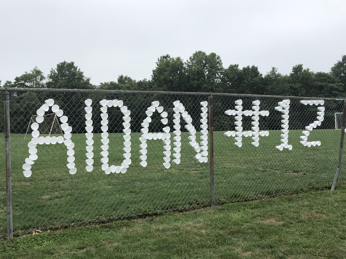 LisaC_Bb's tweet photo. ⚽️💜⚓️💛
SENIOR NIGHT
💛⚓️💜⚽️

So proud of you, Aidan!!!  Love you!!  #️⃣1️⃣2️⃣
@VermilionFutbol https://t.co/li10BwSWr2