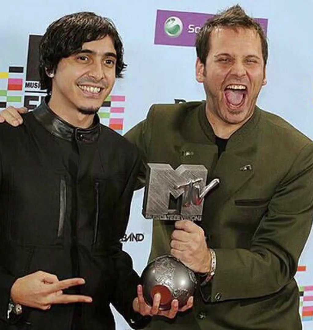 And the winner is for Best European act from Turkey, MaNga.
#DelilerSizinleMaNga