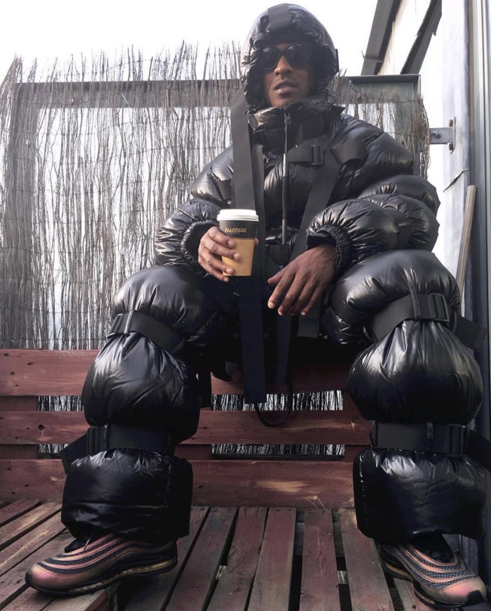 StreetFashion01's tweet photo. Forever an Iconic Photo https://t.co/1SKcnHkWD0