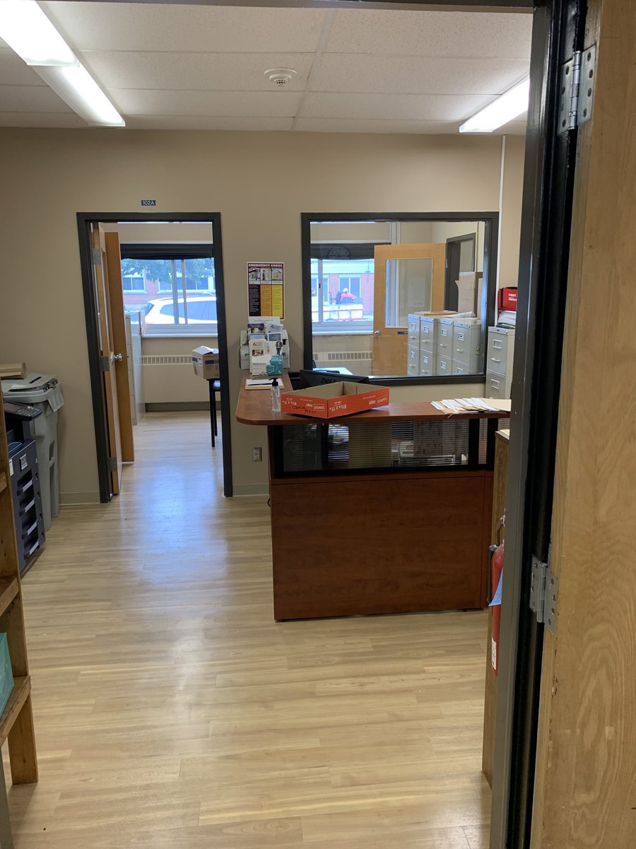 UCDSB_Construct's tweet photo. ⁦@UCDSB⁩ Preparing for students in newly renovated space ⁦@TRLegerSchool⁩ Gananoque Campus https://t.co/WkRMYj4LXw