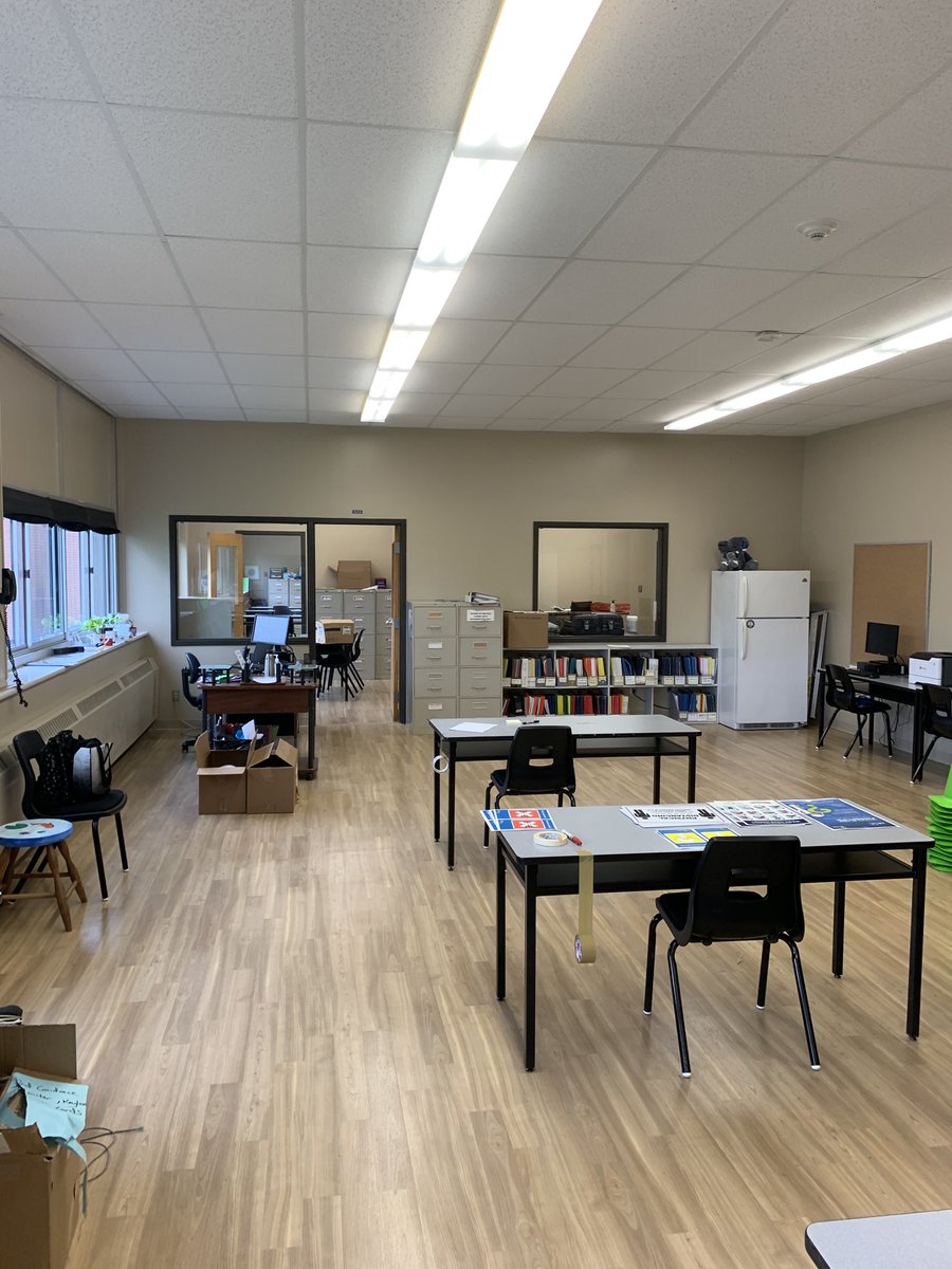 UCDSB_Construct's tweet photo. ⁦@UCDSB⁩ Preparing for students in newly renovated space ⁦@TRLegerSchool⁩ Gananoque Campus https://t.co/WkRMYj4LXw