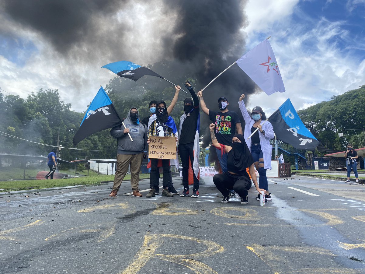 Estudiantes de la 
<a href="/UNIVERSIDAD_PMA/">Universidad dePanamá</a>
 rechazan recortes en el presupuesto de la entidad para el año 2021 que afectará el funcionamiento y construcción de nueva infraestructura, como la renovación de la facultad de Medicina y Enfermería. <a href="/teleSURtv/">teleSUR TV</a>