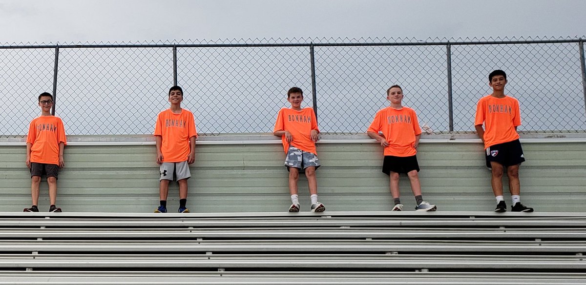 BonhamCCountry's tweet photo. Shoutout to our Jr. High Cross Country team. Putting in some good work and ready to see them compete in their first meet! #TheFuture https://t.co/KkUmrD2VO4