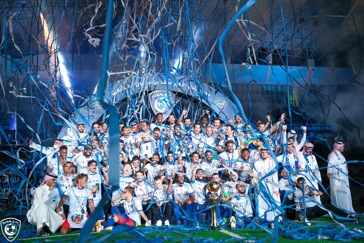 Alhilal_FC's tweet photo. 🎼 اطررررررب جماهيرك 🤩💙

#زعيم_الدوري 
#البطل_الطبيعي 🏆
#كبير_آسيا https://t.co/IlOmVtxbqm