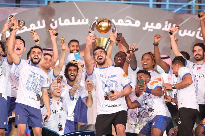 Ahmed_blharith's tweet photo. #��تويج_الهلال_الاستثنايي

الف مبروك بطولة دوري الامير محمد بن سلمان الدوري الاستثنائي، حقيقة يصّعب علي التعبير فيما يكنه قلبي لهذا الكيان العظيم ''بطولة استثنائية دوري واسيوية'' 
تستاهل يا زعييم 🤩💙💙💙. https://t.co/YoyRcJuwUG