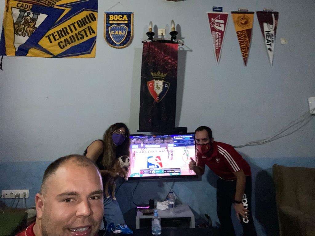 alvaro_elcierre's tweet photo. #TiempoDePlayoffs #dormiresdecobardes #Naruk🐶va con Boston #AupaOsasuna desde Navarra #AnimoChimy https://t.co/eDaceluQYj