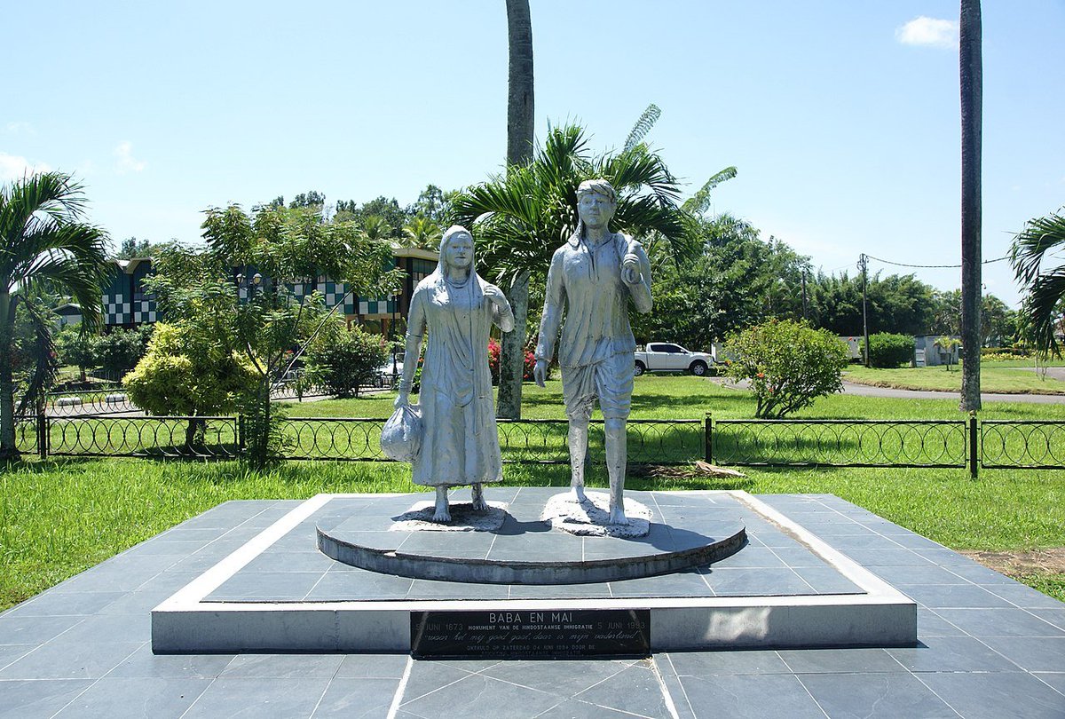 On 5th June, people of Indian origin pay tribute to the statue of Indian ancestors ‘Baba en Mai’ (Father and mother), located at the place where Indians first arrived in Suriname called the “Coolie Depot”