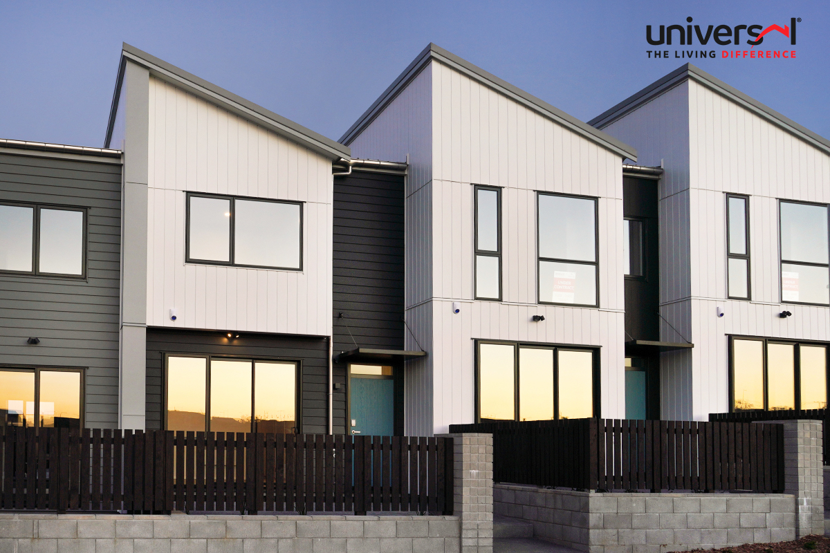 Universal_Homes's tweet photo. This 3 bedroom home packs plenty into its modest footprint. Ideal for young families, this stylish &amp; low maintenance home will free up your weekends to spend more time doing the things you love! https://t.co/b1MXyALuv3 #universalhomes #thelivingdifference #hobsonvillepoint https://t.co/njBsxZTZel