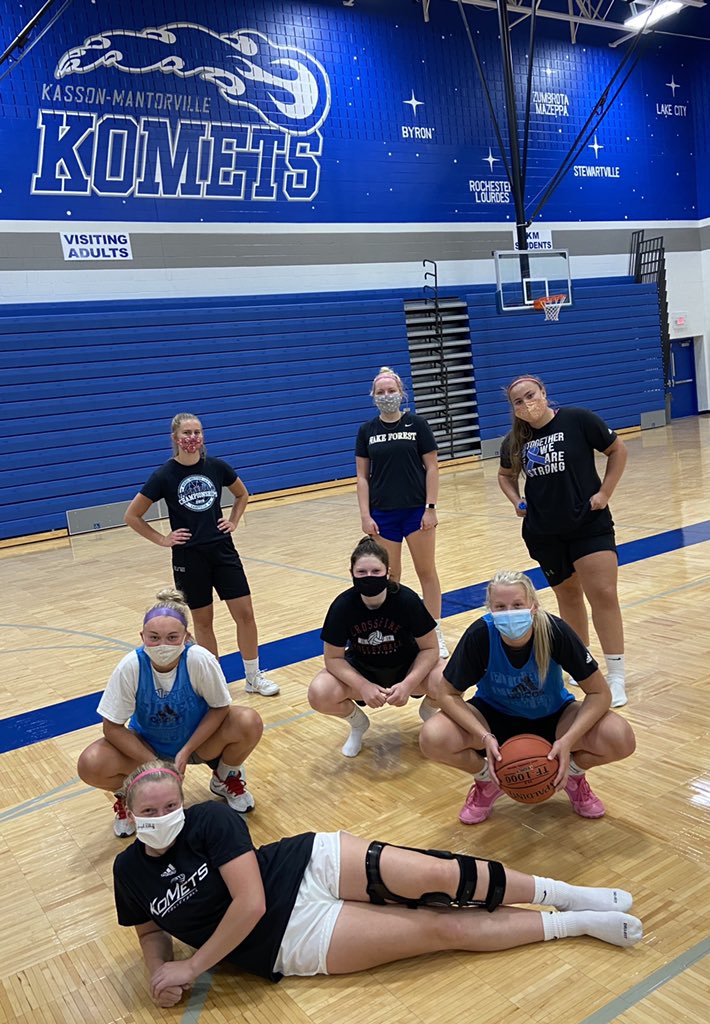 KoMetHoops's tweet photo. S/O to this dedicated group of KoMets for putting in the time to better their game this Summer and completing the Summer @KoMetHoops 10K Shot Challenge! 

@MyaSuess @avery_irish @AbyShubert @ashlynbigelow1 @elliebigelow26 @bhaala21 @MatuskaOlivia https://t.co/DVlgY1NlUf