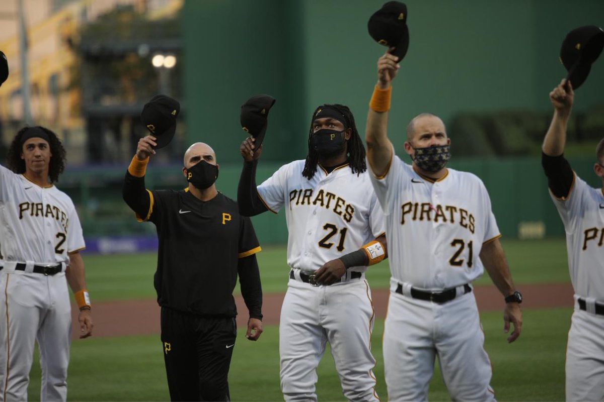 Los Piratas tweet media