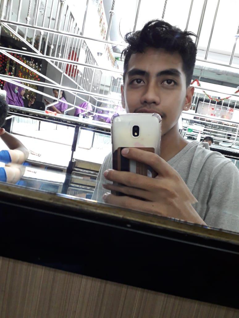 Opo meneh sing mbok golek i, rumangsanku Kabeh wes tak turuti,Tibo Tangi ku mung kanggo koe,senadyan sak anane sing penting perjuangan e.