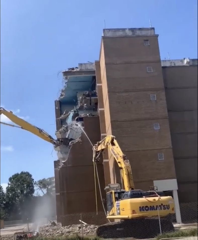 SouthernLivin1's tweet photo. So many memories for so many!! Down goes J.S Jones Hall!! #reslife4life #outwiththeoldinwiththenew https://t.co/4CUFtwXEZB