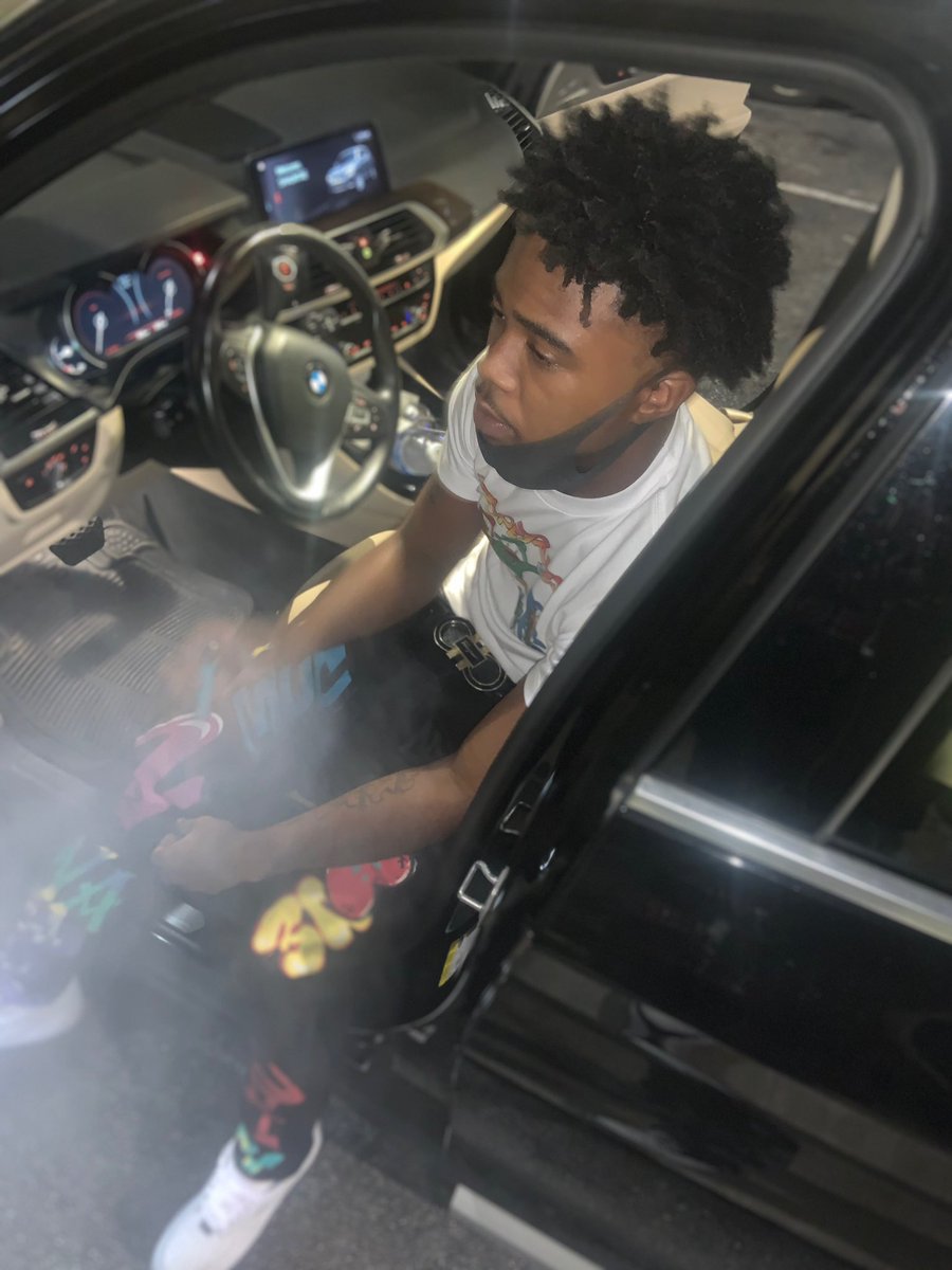 cap_skylark's tweet photo. ain’t no sign of love 💔
#CapDay💚 #LongLiveTaee🙏🏽 https://t.co/xqvAO51MpY