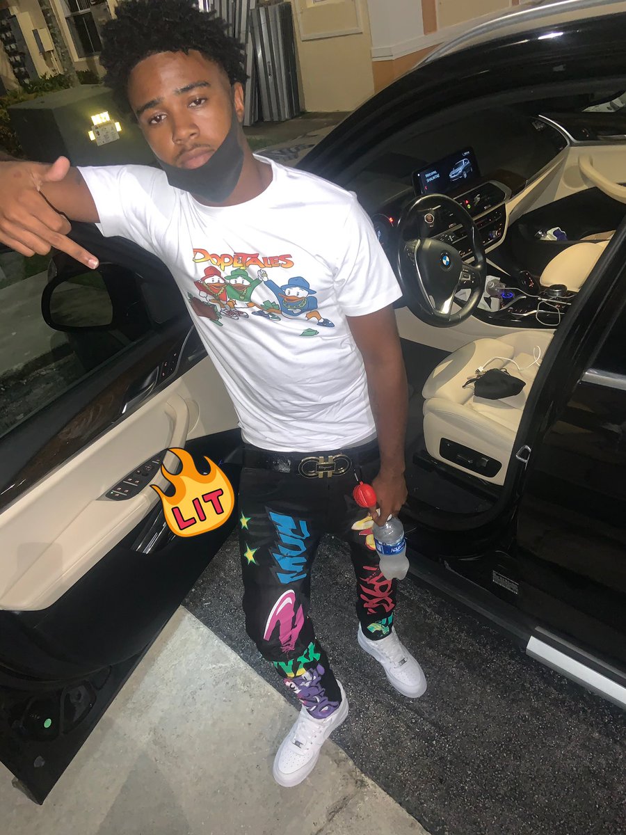 cap_skylark's tweet photo. ain’t no sign of love 💔
#CapDay💚 #LongLiveTaee🙏🏽 https://t.co/xqvAO51MpY