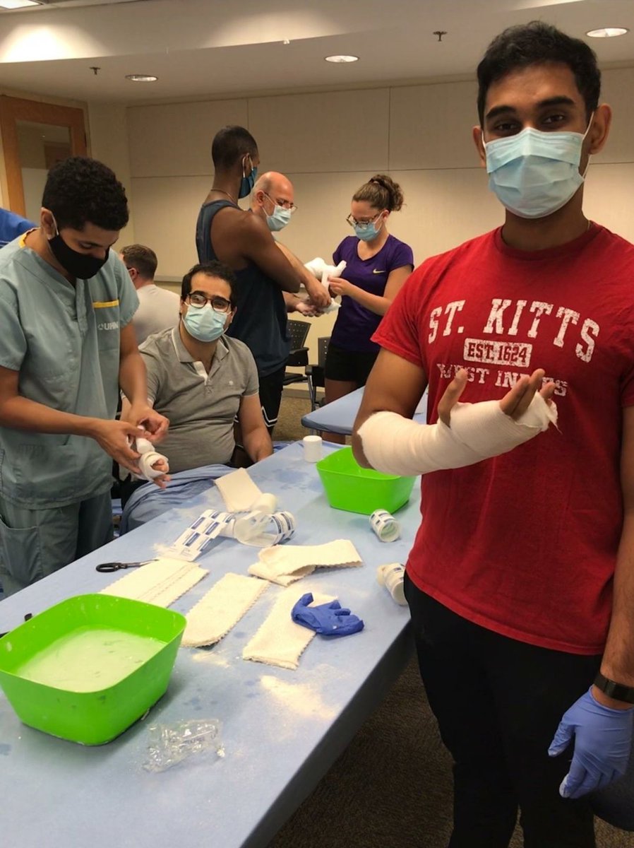 EMUofT's tweet photo. All set to make some pretty casts on shift! Our PGY1s had an awesome MSK and casting session today with @EmergMSK @fe2rawi! https://t.co/Ru6G7V9a3T