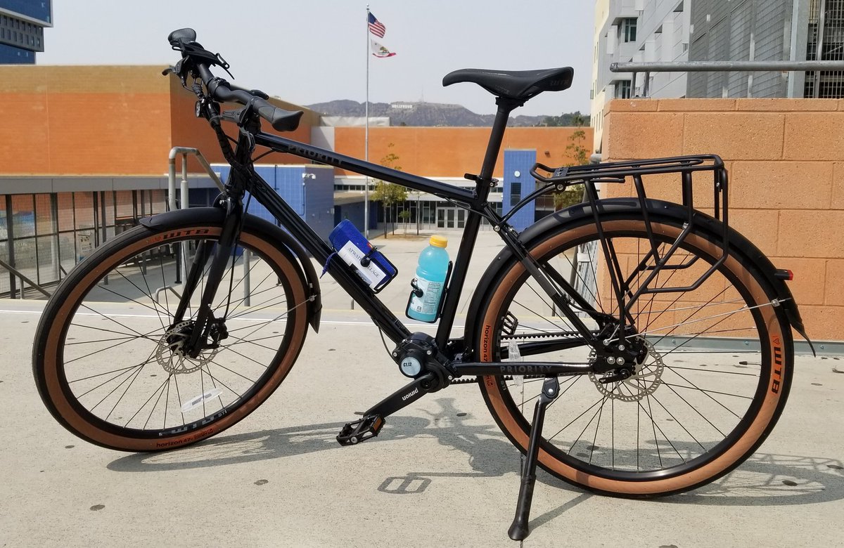 Higee7's tweet photo. Meet my mistress, CxCi aka 6C. She's not AC, she's DC. She's not Marvel, she's DC.
#Priority600 by @RidePriority
Romans, countrymen, did I mention she's DC? DCadillac of commuter bikes!!! Thanks, Asawa!!! 😍🥰 https://t.co/zIth22Z6Aj