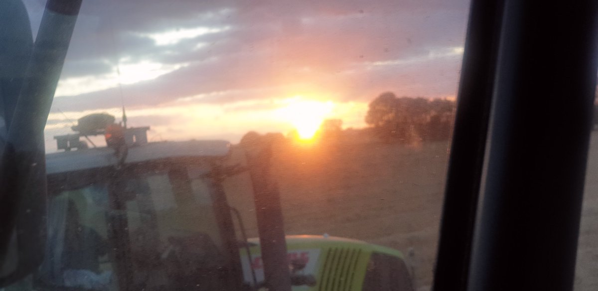 sunkfarmer's tweet photo. Sunset and a morning shot too @CLAAS_UK @CLAAS_Eastern #lexion570s #Axion850s #arion650 @BaileyTrailer @StewartTrailers #easterbytrailers #clubhectare https://t.co/AohHijyGa9