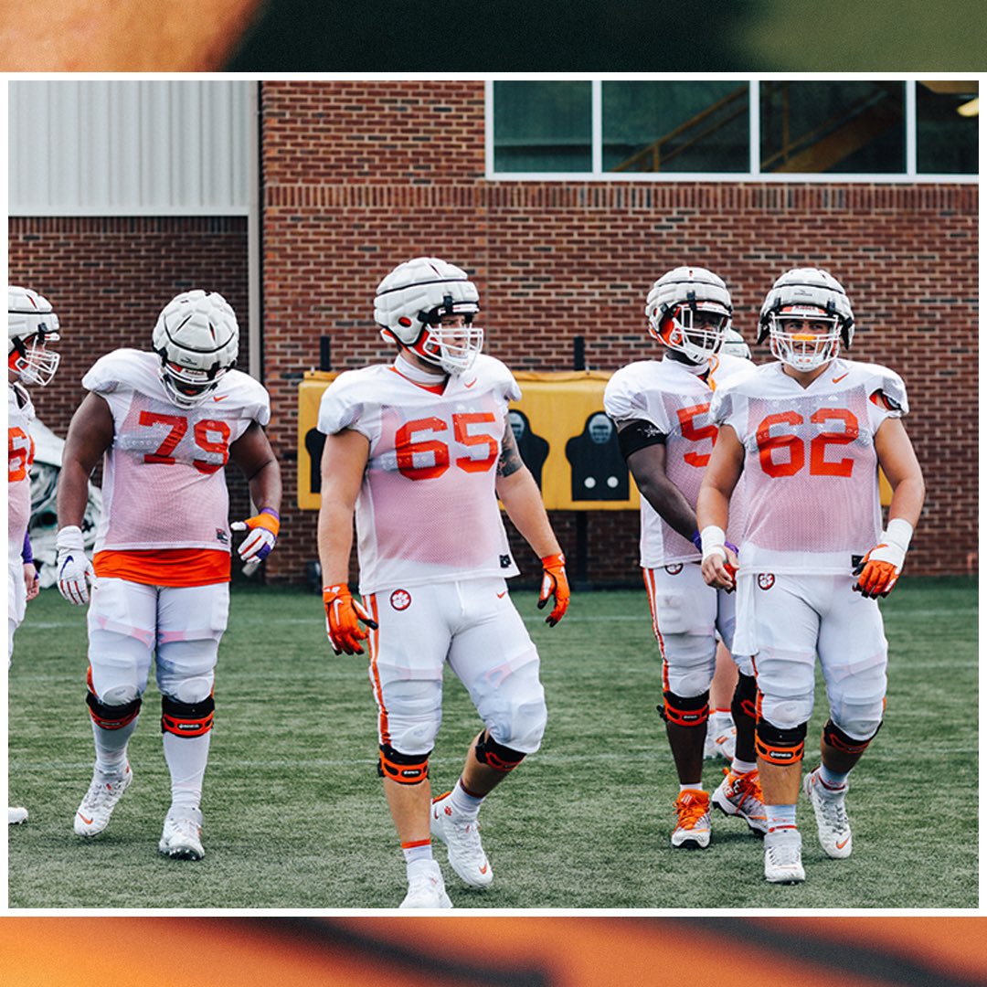ClemsonFB's tweet photo. From the trenches 😤 https://t.co/fmM4g76Ufv