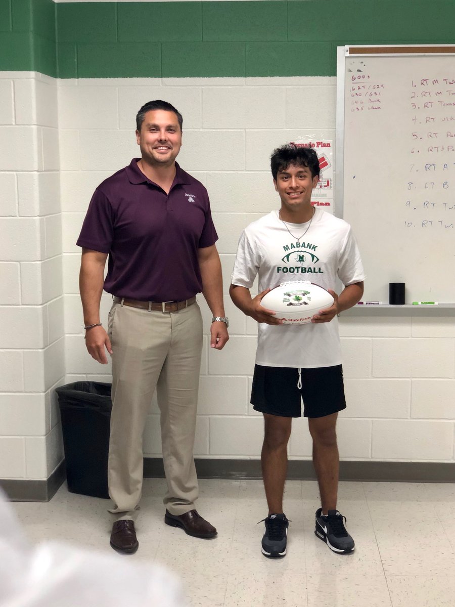 FootballMabank's tweet photo. Marcus Pruitt has a breakout night on Friday night.  Racking up over 200 yards on the ground and 4 touchdowns.  He is this weeks State Farm player of the week.   Thank you Mr. Pruitt for awarding our players every week. https://t.co/X5dlKBax5Y