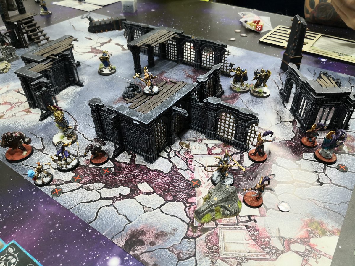 Habemus_Ludum's tweet photo. Y tras jugar las convergencias de los Iron Golems y los Untamed Beast, una emocionante partida a cuatro bandas.
#ageofsigmar #warcry #stormcasteternals #irongolem #untamedbeast #cypherlords #gamesworkshop #warhammer https://t.co/CTkbyajqW2