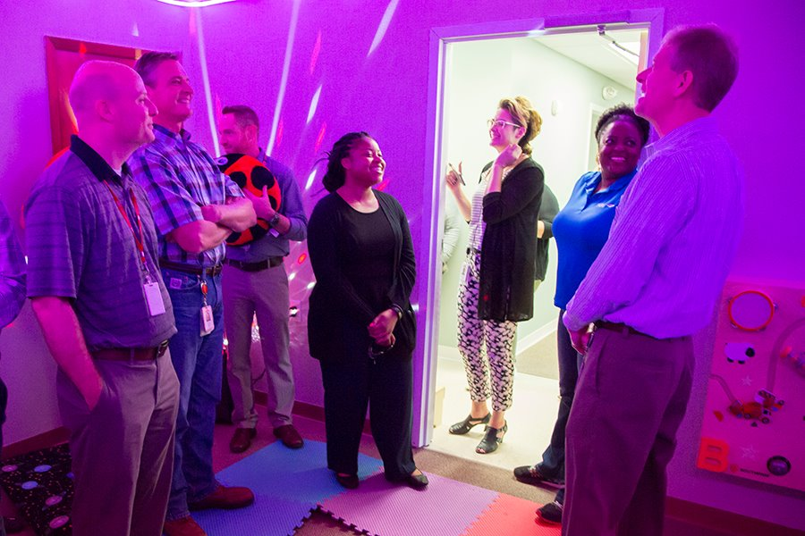 Today marks 2 years that I’ve been sharing the stories of  #TeamDow! I’m celebrating by offering a glimpse into my own life at  @DowNewsroom and some of the incredible people I work alongside.A thread 