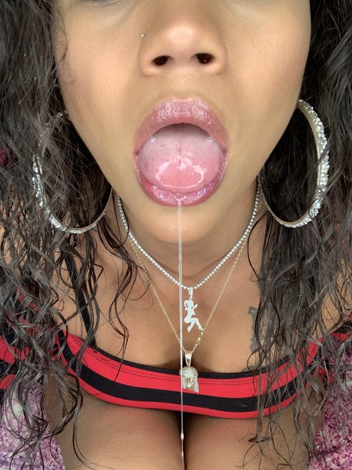 Put it in my mouth 👄 😆😝😈 new post on https://t.co/vpDTTqr44b https://t.co/RSp8HoBqiY<a href="/tag/redroselacubana"class="tags"><span>#redroselacubana</span></a>