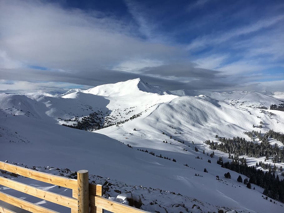 SkyRunCopper's tweet photo. The first sign of snow has us like 😍❄️

Anyone else ready for opening day?! https://t.co/KKM5U6zZi7
