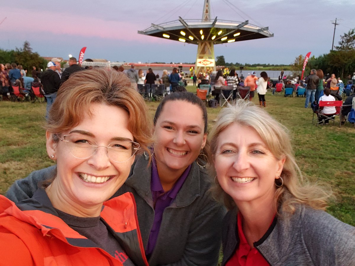 2/ My team on the US Gulf Coast is a group of deeply caring communications professionals who value supporting each other over all else – I am here for it and for them.