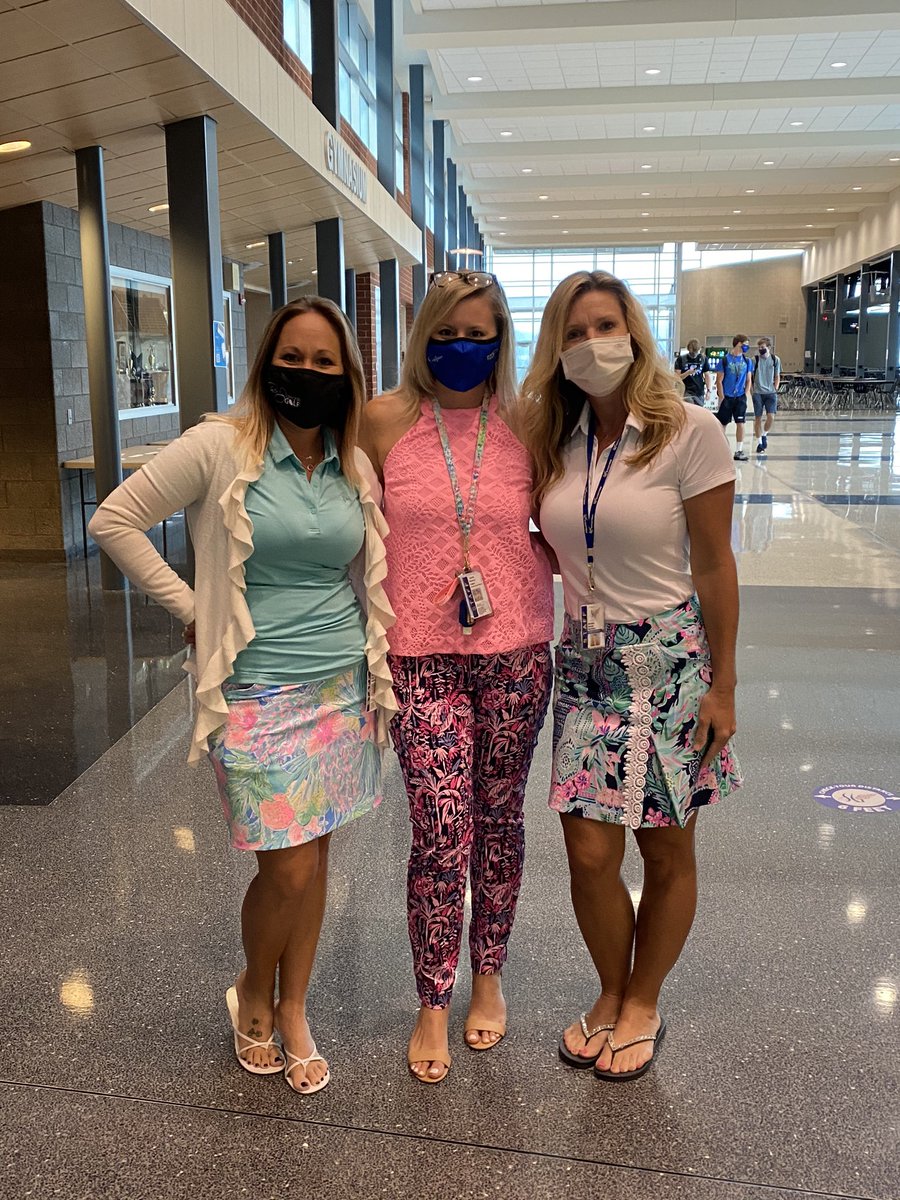 shannonengles's tweet photo. Lilly Pulitzer Day at SGASD! 🚀 https://t.co/7qCBYlY9x9