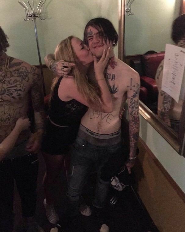 lil peep with fans; a thread <3