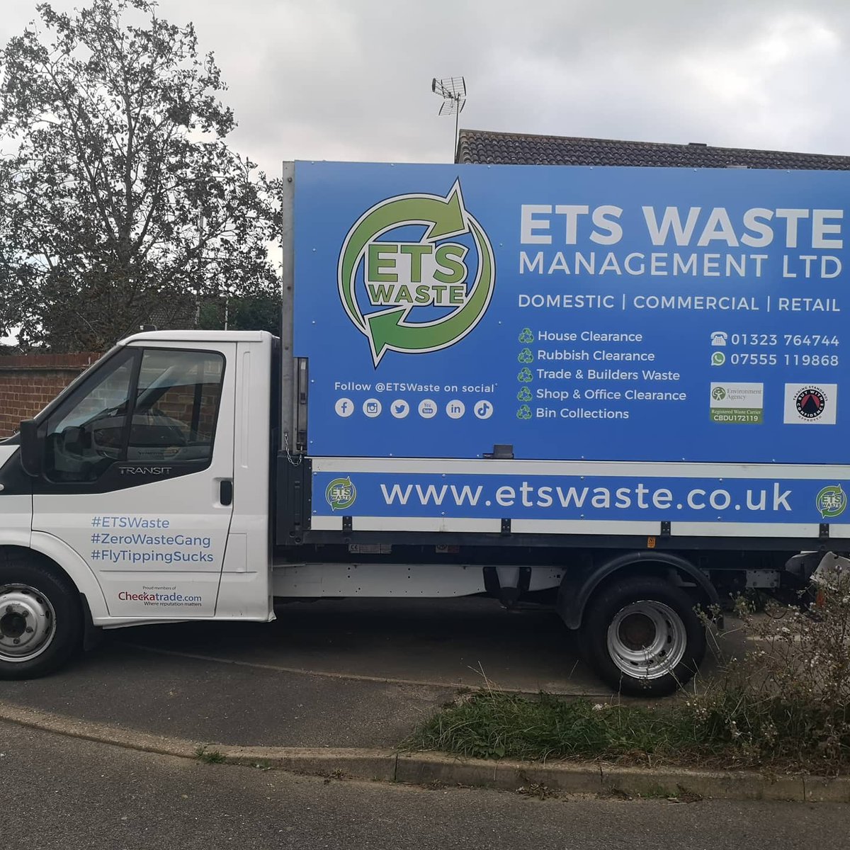 Treated the truck to some #newsignage. Looking good, thanks to <a href="/sussexsignco/">The Sussex Sign Company</a>! Now ready to get back doing what we do best - clearing #Eastbourne's rubbish! Get in touch for a free quote etswaste.co.uk.

#wasteclearance #rubbishclearance #houseclearance #wastemanagement