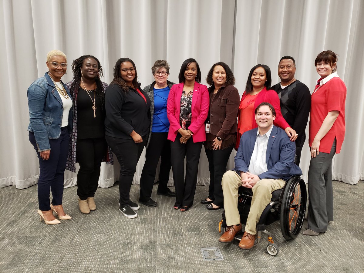 4/ My time with  @DowNewsroom has greatly expanded the diversity of thought & experience within my professional network. These relationships have both challenged & inspired me to confront my blind spots to become a better colleague, ally & friend.