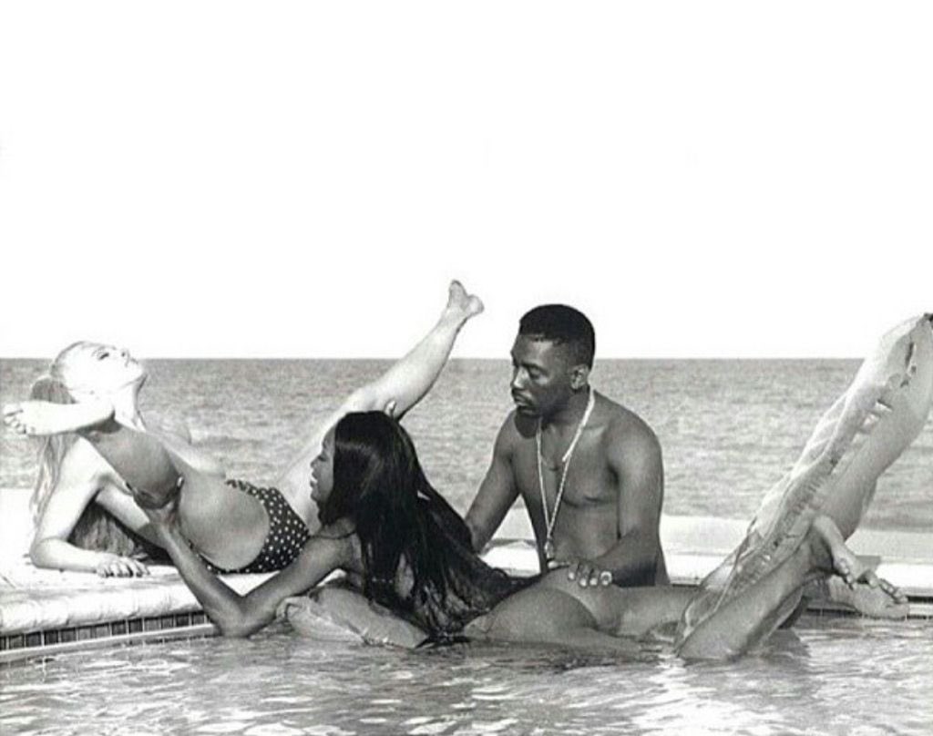 IanWilliamJ's tweet photo. Antonio "Big Daddy Kane" Hardy (b. September 10, 1968)
#AintNoHalfSteppin #LongLiveTheKane #ItsABigDaddyThing #WarmItUpKane #ItsHardBeingTheKane #CauseICanDoItRight #TasteOfChocolate #GrooveWithIt #TheLoverInYou #TheMeteorMan #HowYouGetARecordDeal #VerySpecial #BigDaddyKane https://t.co/tUohDIAnck