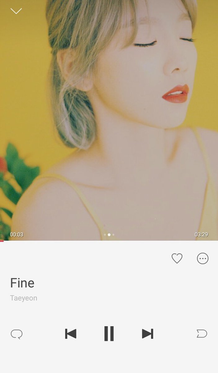 Indahpsr's tweet photo. Dulu waktu bocil, kalo galau dengerin lagu indo yang sad banget. Sekarang selama jadi kpopers,kalau lagi galau dengerinnya lagu korea yang ndatau artinya tapi nyentuh banget wkwk https://t.co/dtw5Iko5rg