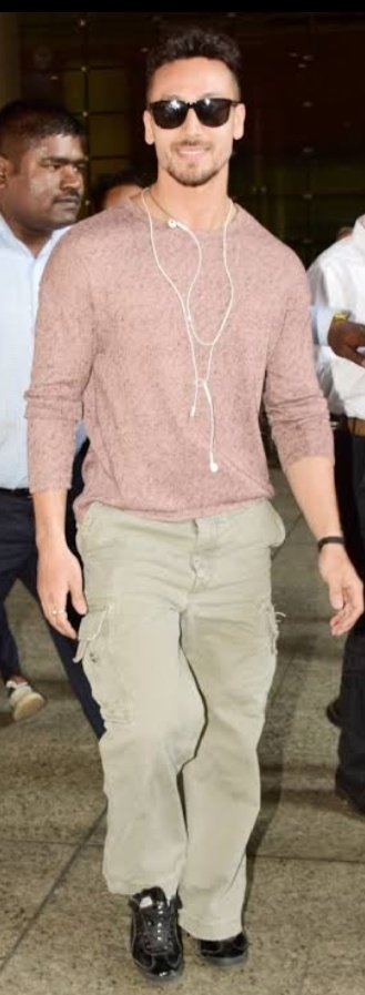  #HinaKhan  #TigerShroff @eyehinakhan  @iTIGERSHROFF