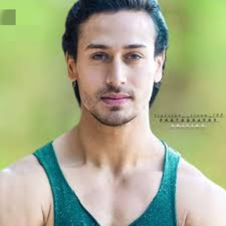  #HinaKhan  #TigerShroff @eyehinakhan  @iTIGERSHROFF