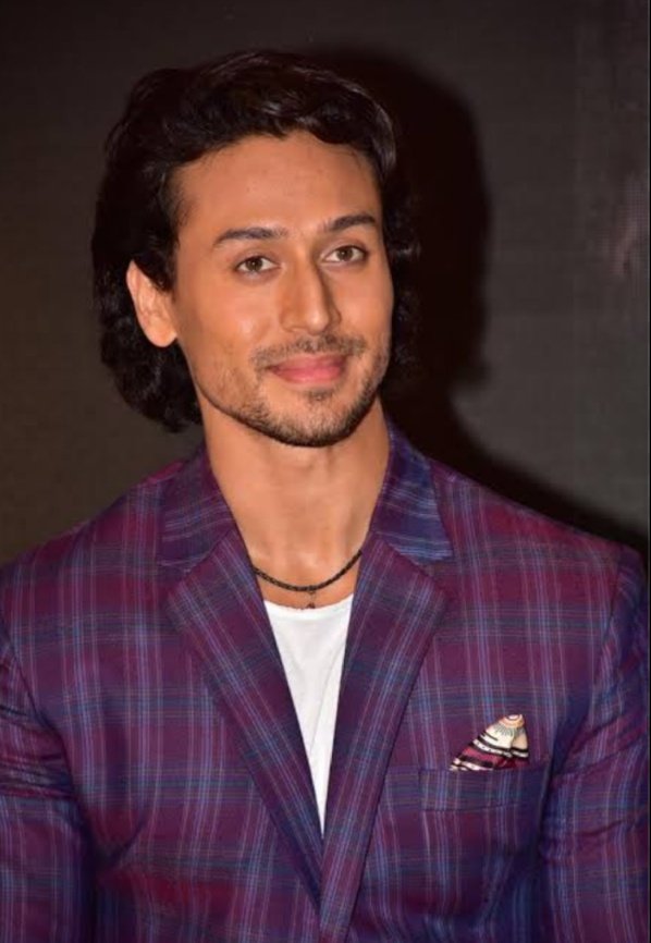  #HinaKhan  #TigerShroff @eyehinakhan  @iTIGERSHROFF