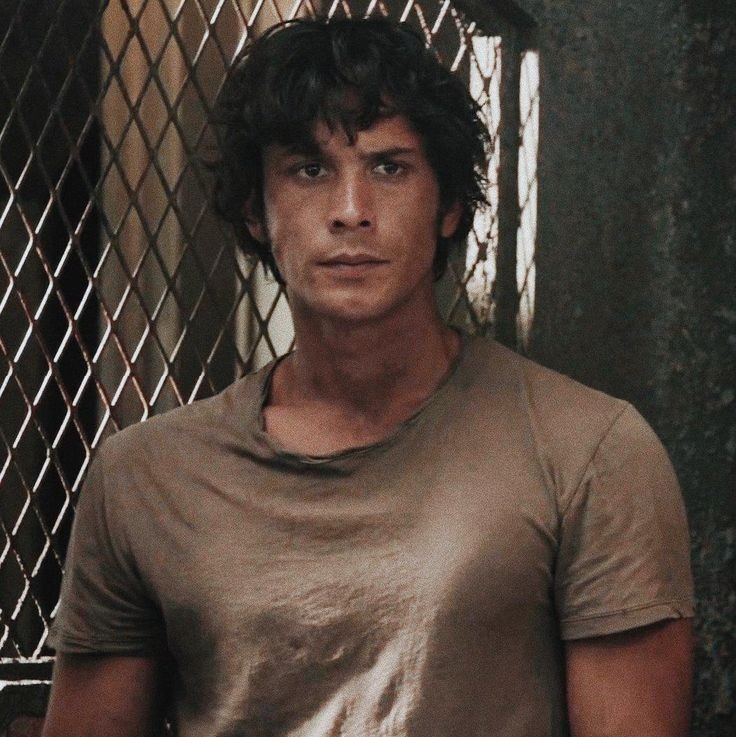 91hsadc's tweet photo. In peace, may you leave this shore. In love, may you find the next. Safe passage on your travels, until our final journey to the ground. May we meet again. 
thanks for everything bellamy blake #The100 https://t.co/lJC1PGtI7i