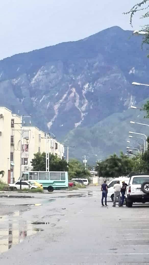 ReporteYa's tweet photo. #9Sep #Aragua #RioLimón 
@andrestorm: El Limón https://t.co/2Oolj8qRcW
