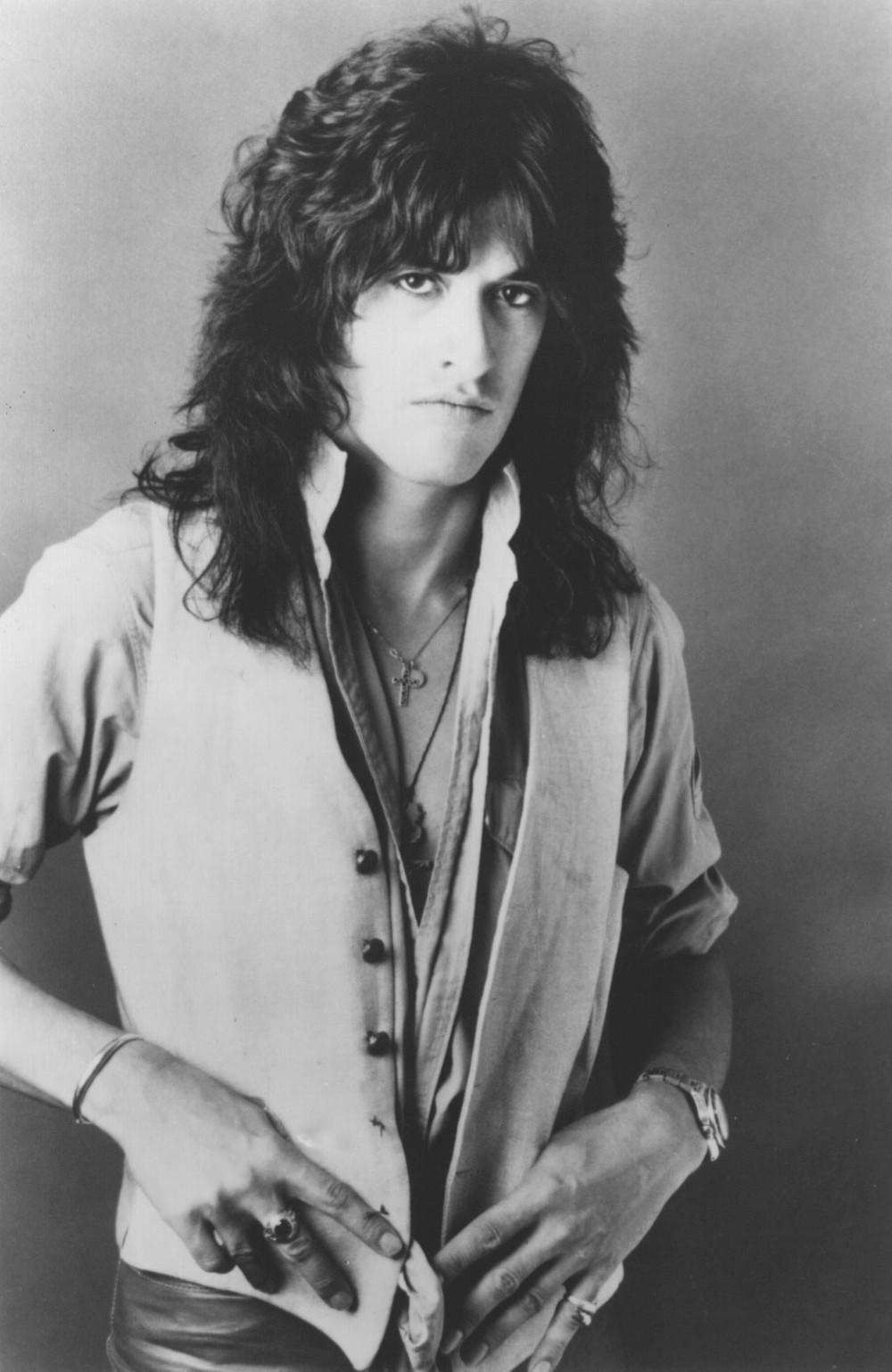 Happy 70th Birthday to Joe Perry of Aerosmith, born this day in Lawrence, MA. 