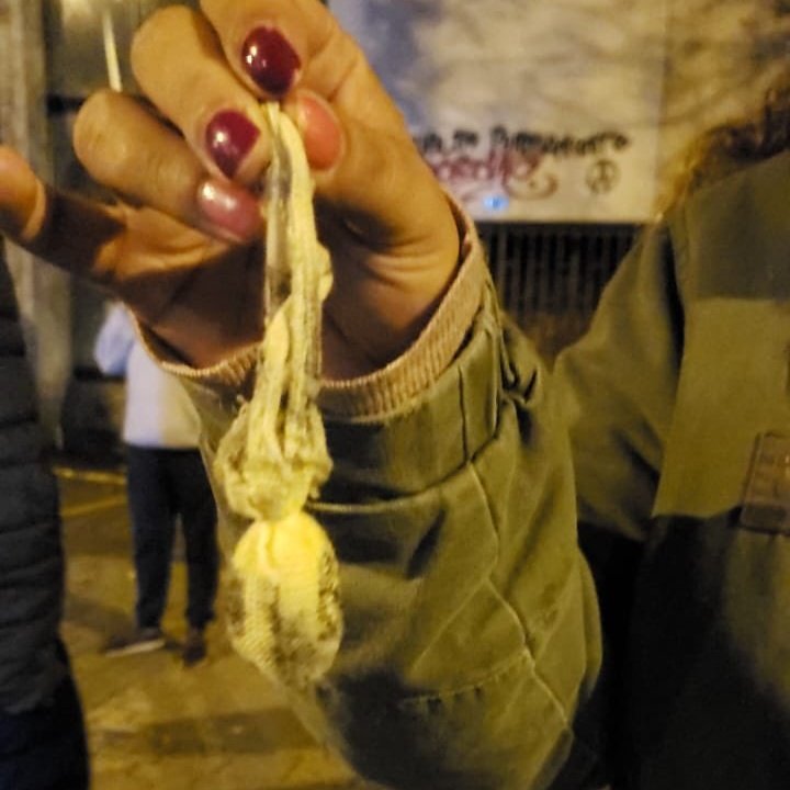 heidy_up's tweet photo. En el barrio Verbenal denuncian que el ESMAD está utilizando bean bag, la misma munición que asesinó a Dilan Cruz. No le bastó a la Policía con Javier Ordóñez, quieren más muerte. @PGN_COL @personeriabta https://t.co/z3zHBCrLcb