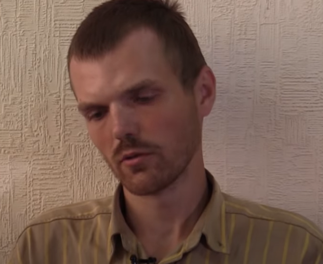 halyapuff's tweet photo. #Ukrainian hostage slashes his wrists in protest at #Russia controlled #Donbas militants’ torture 
#FreeSinchenko #LetMyPeopleGo #Ukraine #Сінченко 
https://t.co/SudN25Qsr7 https://t.co/P7WrR48yYj
