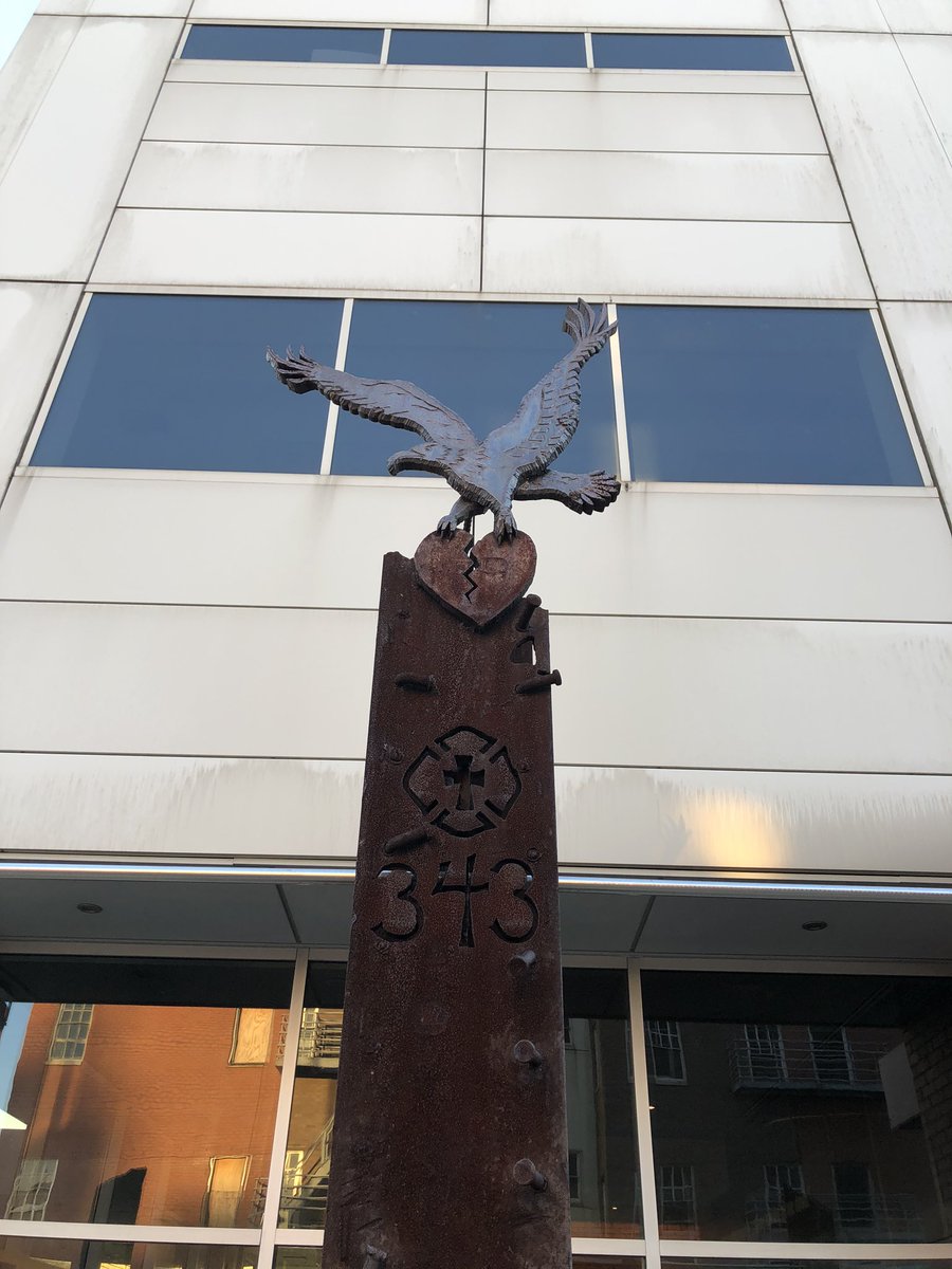 Firefrank76's tweet image. At the #FDNY Fire Academy- in the area where probies line up to begin their day sits a pull up bar that all new #firefighters train.
This pull up bar is supported by #WTC steel.
Inscription: 
Be proud
Be brave
Be strong
But most of all be prepared
FDNY
Never forget 9-11-2001