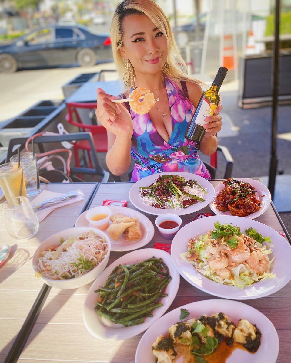youtu.be/69PgnBBz0do <a href="/ChinChinUSA/">Chin Chin Restaurant</a> Mukbang #Mukbang #RainaisCrazy
