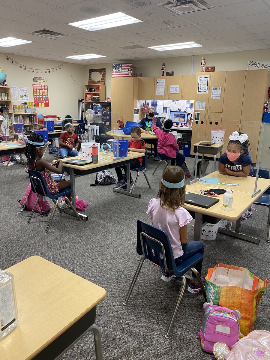 DaffronDeputies's tweet photo. We’ve been waiting for you. We’ve missed you. We’re glad you’re here. #DaffronFueledbyStudents #PISDPoweredbyLearning #PISDF2F #pisdfirstday https://t.co/uEiRBFZ0vX